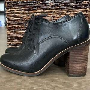 Lucky Brand Womens Maisie Black Boot w Laces and Chunky Heel Size 6